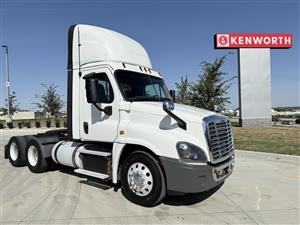 2018 Freightliner CA12564DC