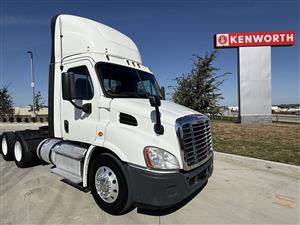 2019 Freightliner CA11364DC