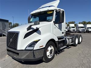 2020 Volvo VNL64T-300