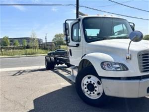 2019 Freightliner M2 106
