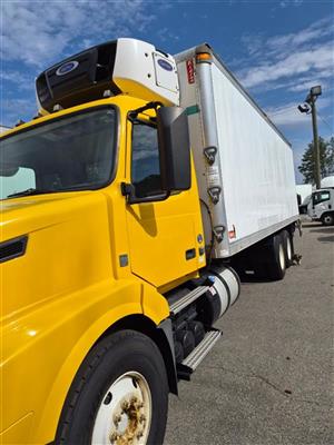 2016 Volvo VNL64T