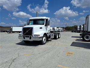 2020 Volvo VHD64BT300