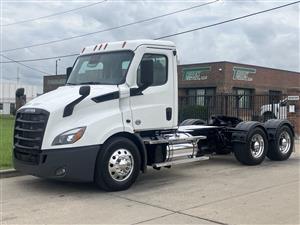 2020 Freightliner CASCADIA 116 - Daycab