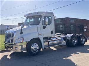 2015 Freightliner Cascadia 125 - Daycab