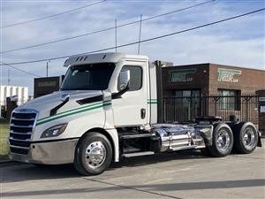 2020 Freightliner Cascadia 126 - Daycab