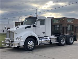 2015 Kenworth T-880 - Daycab