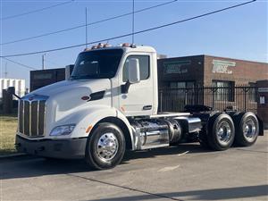 2016 Peterbilt 579 - Daycab