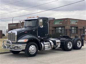 2016 Peterbilt 348 - Daycab