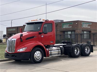 2022 Peterbilt 579 - Daycab