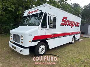 2013 Freightliner MT45 Chassis