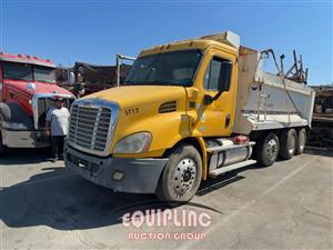 2013 Freightliner CASCADIA TRI/A DUMP TRUCK