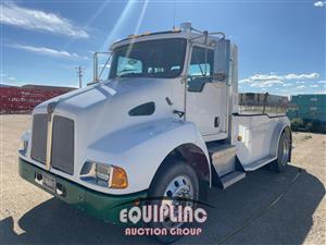 2005 Kenworth T300 4X2 S/A DAY CAB TOTER TRU