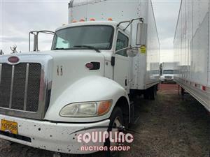 2015 Peterbilt 330 4X2 S/A 26FT NON CDL BOX T
