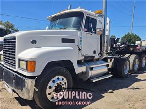 2003 Mack CH613 TRI/A DAY CAB TRUCK TRAC