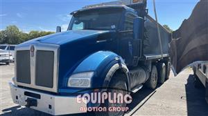2016 Kenworth T880 TRI/A DUMP TRUCK 