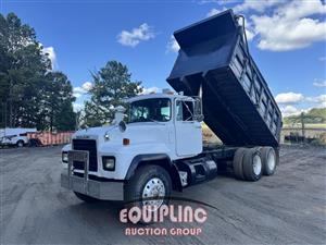 1999 Mack RD688S T/A DUMP TRUCK