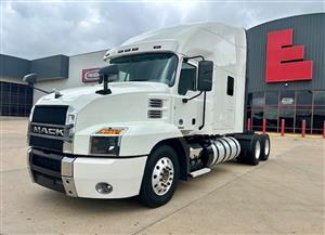 2020 Mack AN64T
