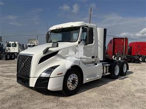 2020 Volvo VNL64T300