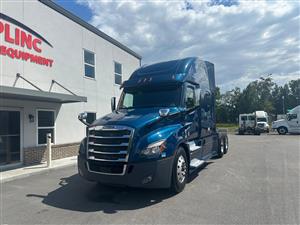 2018 Freightliner CASCADIA 126 - Sleeper Truck