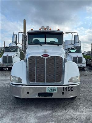 2013 Peterbilt 386 - Daycab