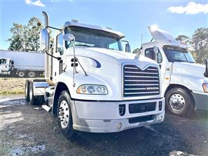 2017 Mack CXU613 DAY CAB - Daycab