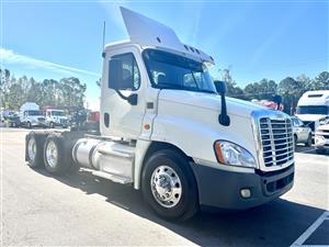 2017 Freightliner Cascadia - Daycab