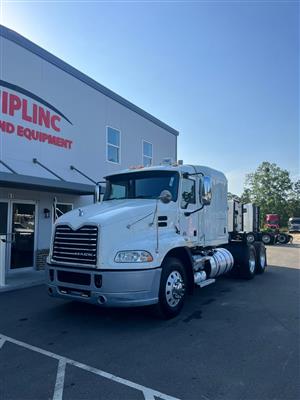 2017 Mack CXU613 FLAT TOP SLEEPER - Sleeper Truck
