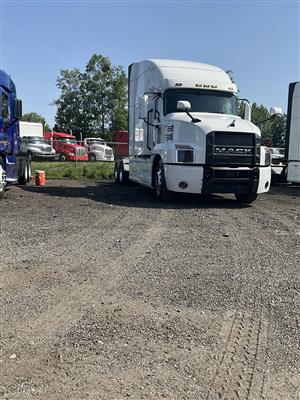 2021 Mack ANTHEM - Sleeper Truck