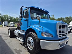 2016 Freightliner M2 - Daycab