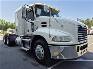 2018 Mack CXU 613 MID ROOF SLEEPER - Sleeper Truck