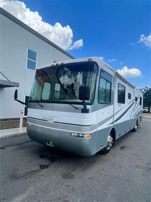 2001 MONACO KNIGHT - Motor Coach