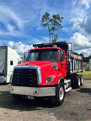 2016 Freightliner 114SD - Dump Truck