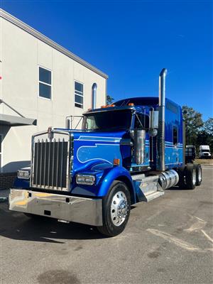 2018 Kenworth W900L - Sleeper Truck