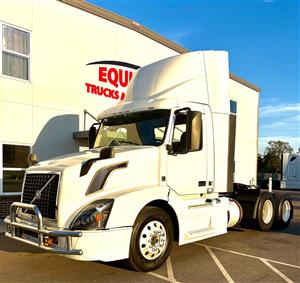 2017 Volvo VNL - Daycab