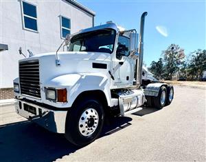 2013 Mack CHU613 - Daycab