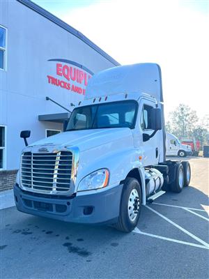 2017 Freightliner Cascadia - Daycab