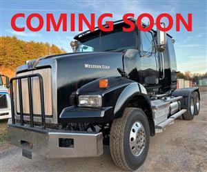 2012 Western Star 4900 SA - Sleeper Truck