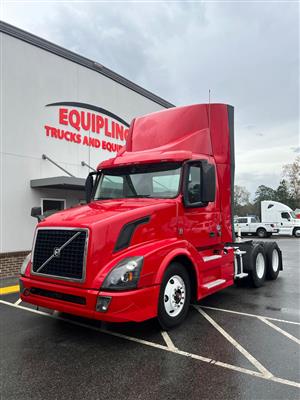 2017 Volvo VNL - Daycab