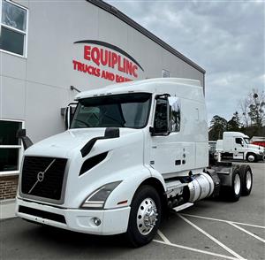 2019 Volvo VNR - Sleeper Truck