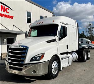2020 Freightliner Cascadia - Sleeper Truck