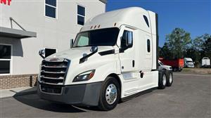2023 Freightliner CASCADIA 126 - Sleeper Truck