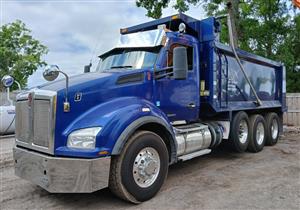 2017 Kenworth T800 - Dump Truck