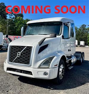 2019 Volvo VNR - Sleeper Truck