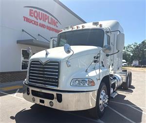 2018 Mack CXU 613 MID ROOF SLEEPER - Sleeper Truck