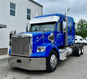 2017 Freightliner Coronado 122 SD - Sleeper Truck