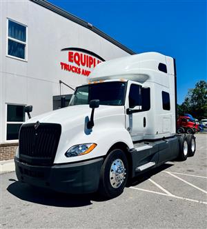 2020 International LT625 - Sleeper Truck