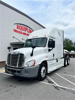 2017 Freightliner Cascadia - Sleeper Truck