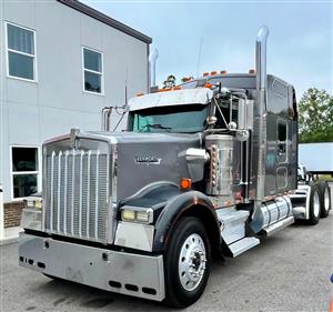 2000 Kenworth W900L - Sleeper Truck