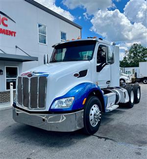 2017 Peterbilt 579 - Daycab