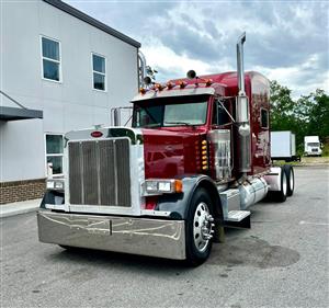 2005 Peterbilt 379 - Sleeper Truck
